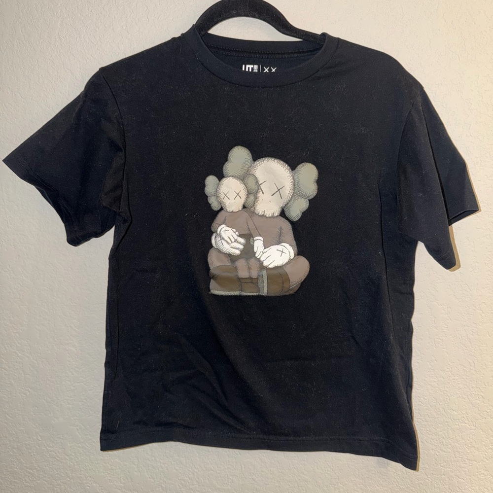 KAWS x Uniqlo UT Graphic Tee Size 13 Black Streetwear Art Shirt Companion - Picture 3 of 6